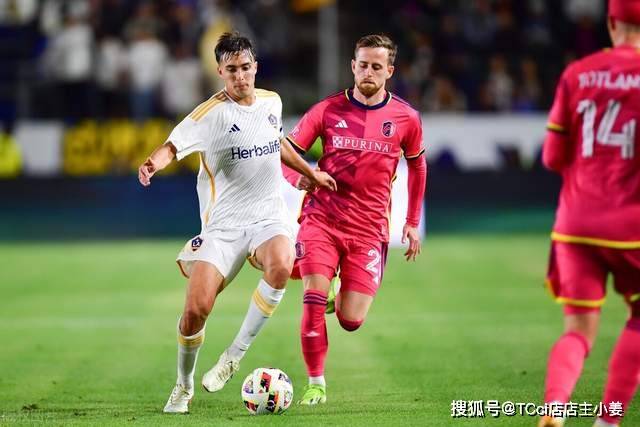 中超-纳萨里奥世界波古斯塔沃双响 河南5-1海牛终结3连败