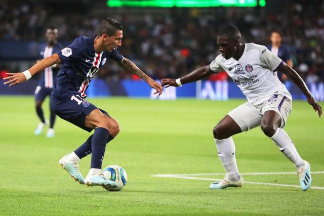 巴萨主场2-0击败毕尔巴鄂 拉菲尼亚与费尔明建功