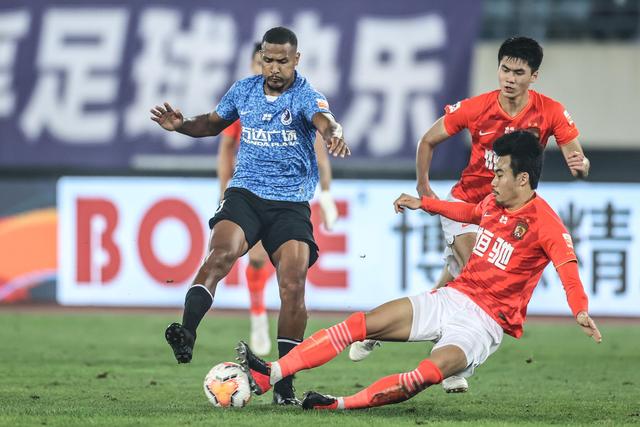 联赛剩5轮，国安、申花、海港多名外援赛季报销